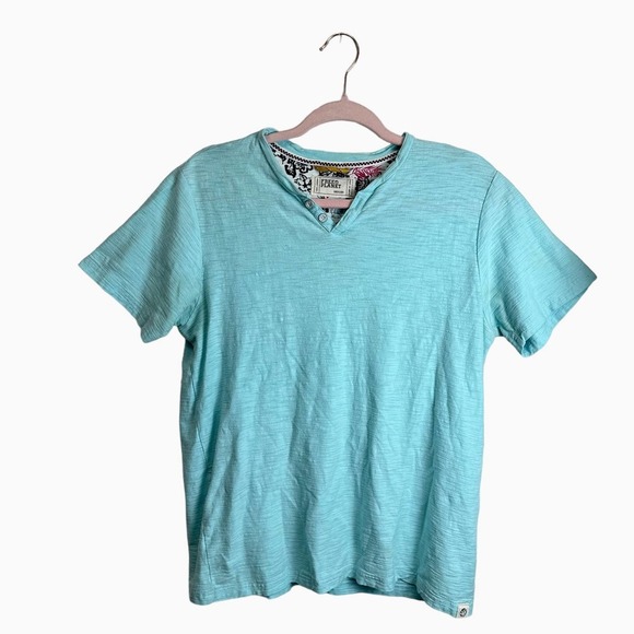 Free Planet Shirt Men’s sz. M Blue Short Sleeve 100% Cotton 2 Buttons - Picture 1 of 8